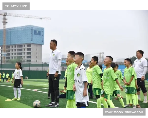中国足协启动草根足球日活动 百城联动推广足球文化 全民参与激发运动热情