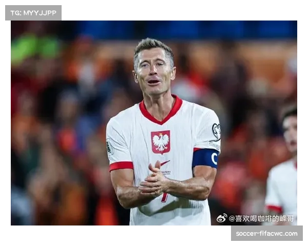 巴萨老将莱万合同即将到期 接班人问题困扰俱乐部 巴萨老将莱万合同即将到期 接班人问题困扰俱乐部